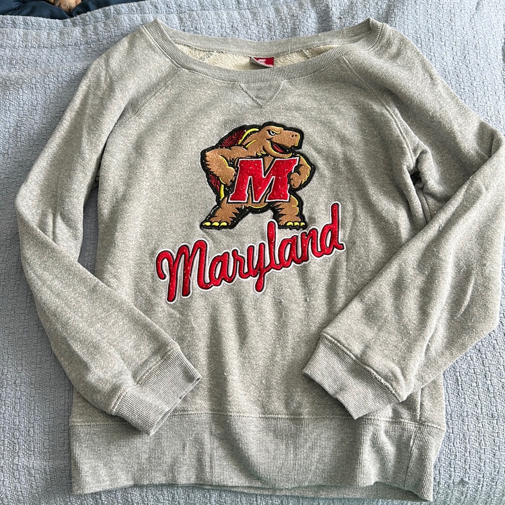 UMD light sweatshirt